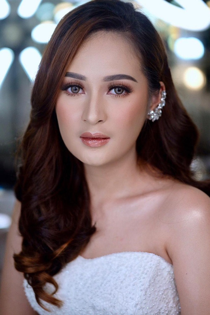 Wedding Makeup Ms. Dessy by makeupbyyobel - 002 Wedding Makeup Ms. Dessy by makeupbyyobel - 002