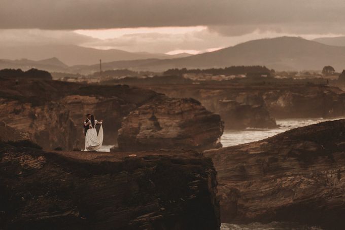 Cathedrals Beach by Manuel Balles. Wedding Photographer. - 035