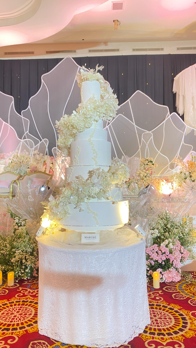 Wedding 07 Juli 2024
Michael & Liza by Marche Wedding Cake - 003