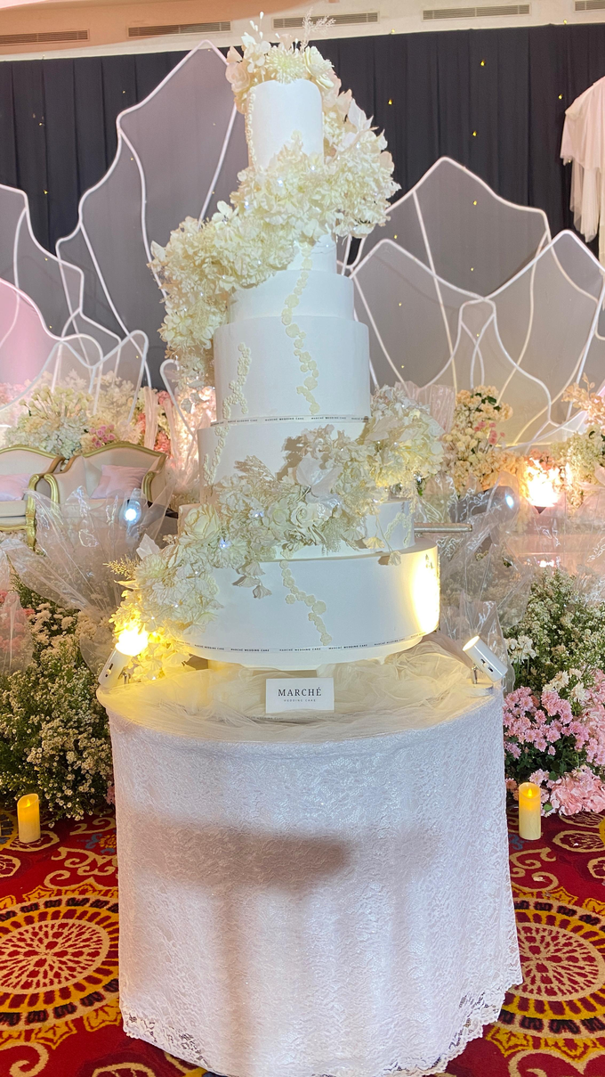Wedding 07 Juli 2024
Michael & Liza by Marche Wedding Cake - 005