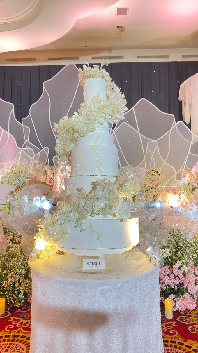 Wedding 07 Juli 2024
Michael & Liza by Marche Wedding Cake - 008