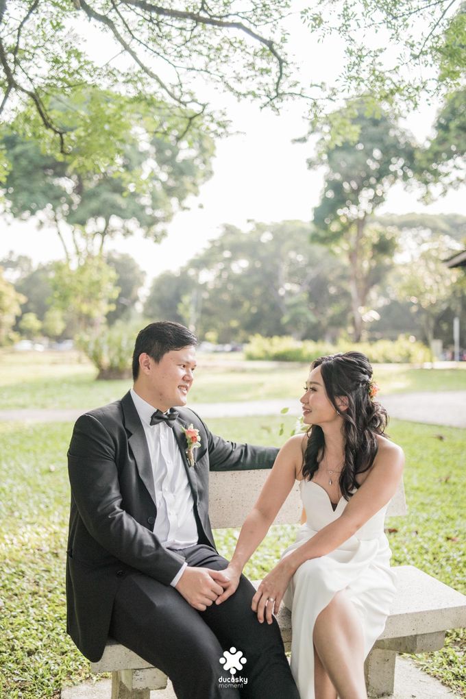 Martin Jnet Pre-Wedding | Strolling in a Park by Ducosky - 004