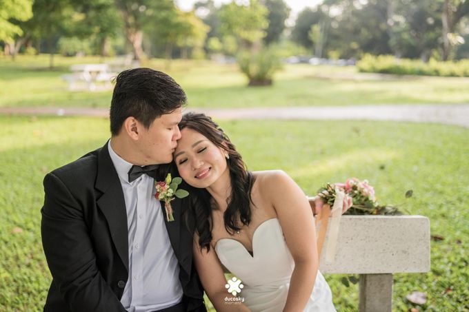 Martin Jnet Pre-Wedding | Strolling in a Park by Ducosky - 008