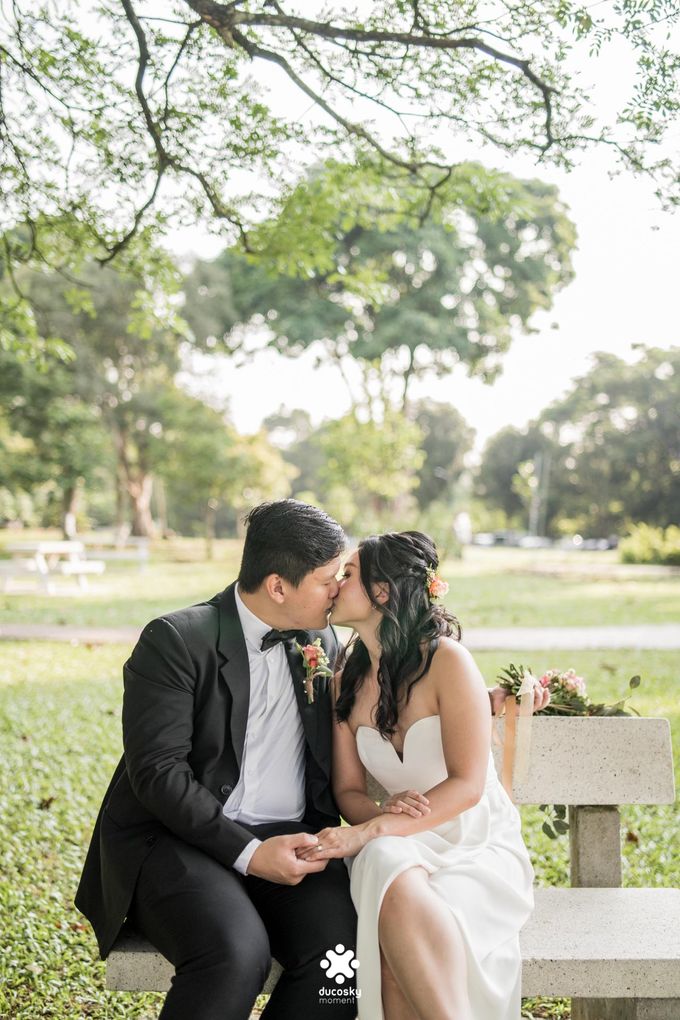 Martin Jnet Pre-Wedding | Strolling in a Park by Ducosky - 009