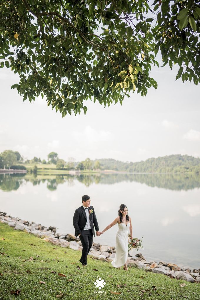 Martin Jnet Pre-Wedding | Strolling in a Park by Ducosky - 015