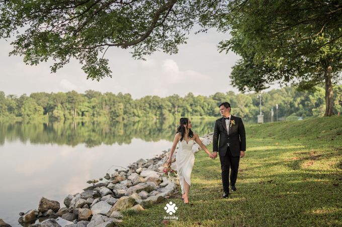 Martin Jnet Pre-Wedding | Strolling in a Park by Ducosky - 018