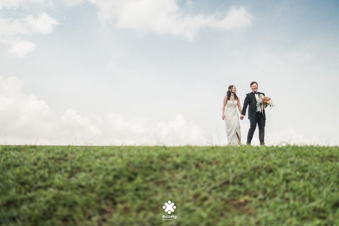 Martin Jnet Pre-Wedding | Strolling in a Park by Ducosky - 021