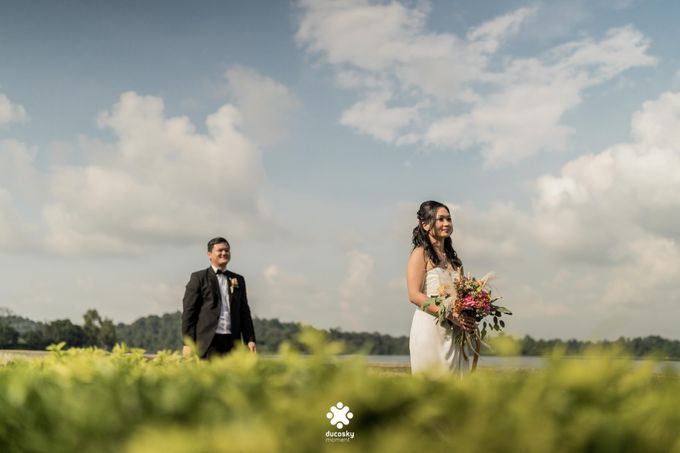 Martin Jnet Pre-Wedding | Strolling in a Park by Ducosky - 030