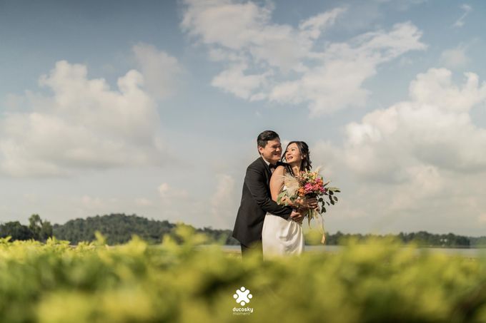 Martin Jnet Pre-Wedding | Strolling in a Park by Ducosky - 031