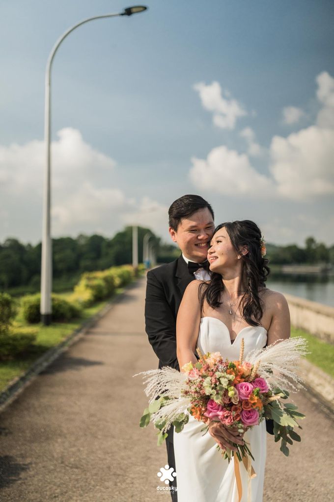 Martin Jnet Pre-Wedding | Strolling in a Park by Ducosky - 032