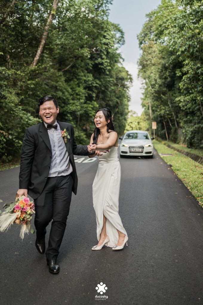 Martin Jnet Pre-Wedding | Strolling in a Park by Ducosky - 036