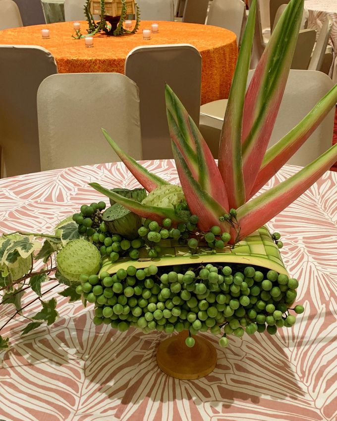 Balinese Floral Centrepieces by Make A Scene! Bali - 014 Balinese Floral Centrepieces by Make A Scene! Bali - 014