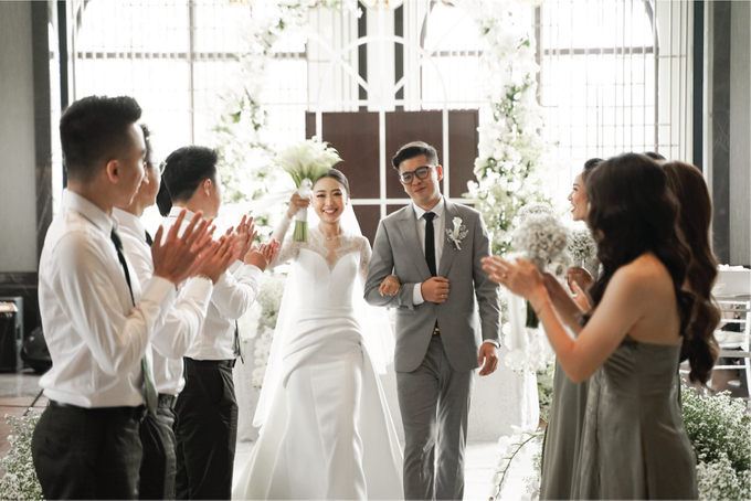 Michael & Cindy Wedding Decoration at Pullman Grand Ballroom, Bandung by MY MUSE BY YOFI - 003