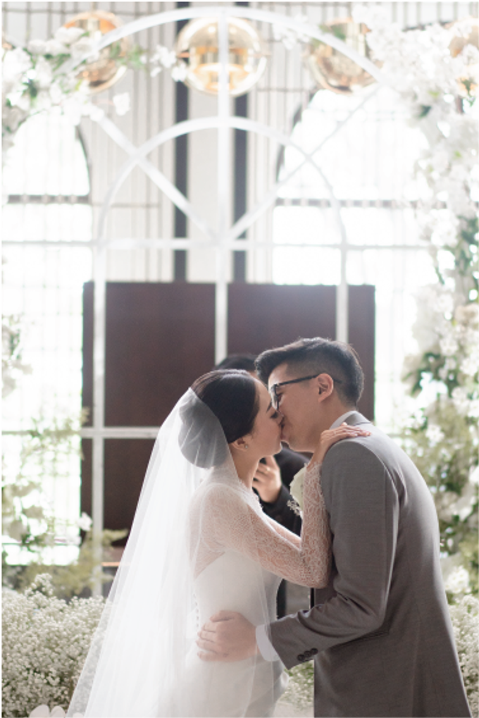 Michael & Cindy Wedding Decoration at Pullman Grand Ballroom, Bandung by Valentine Wedding Decoration - 004