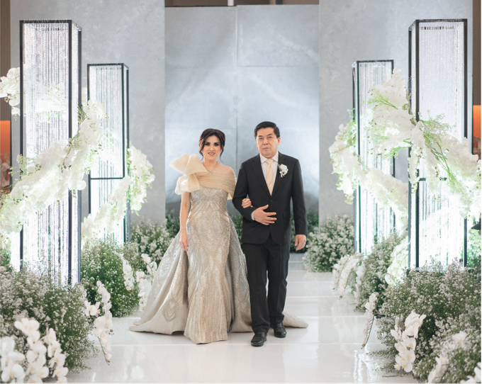 Michael & Cindy Wedding Decoration at Pullman Grand Ballroom, Bandung by Valentine Wedding Decoration - 006