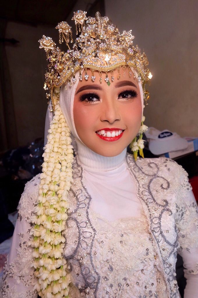 Makeup dan acc by melani indrawan by Melani Indrawan - 009 Makeup dan acc by melani indrawan by Melani Indrawan - 009
