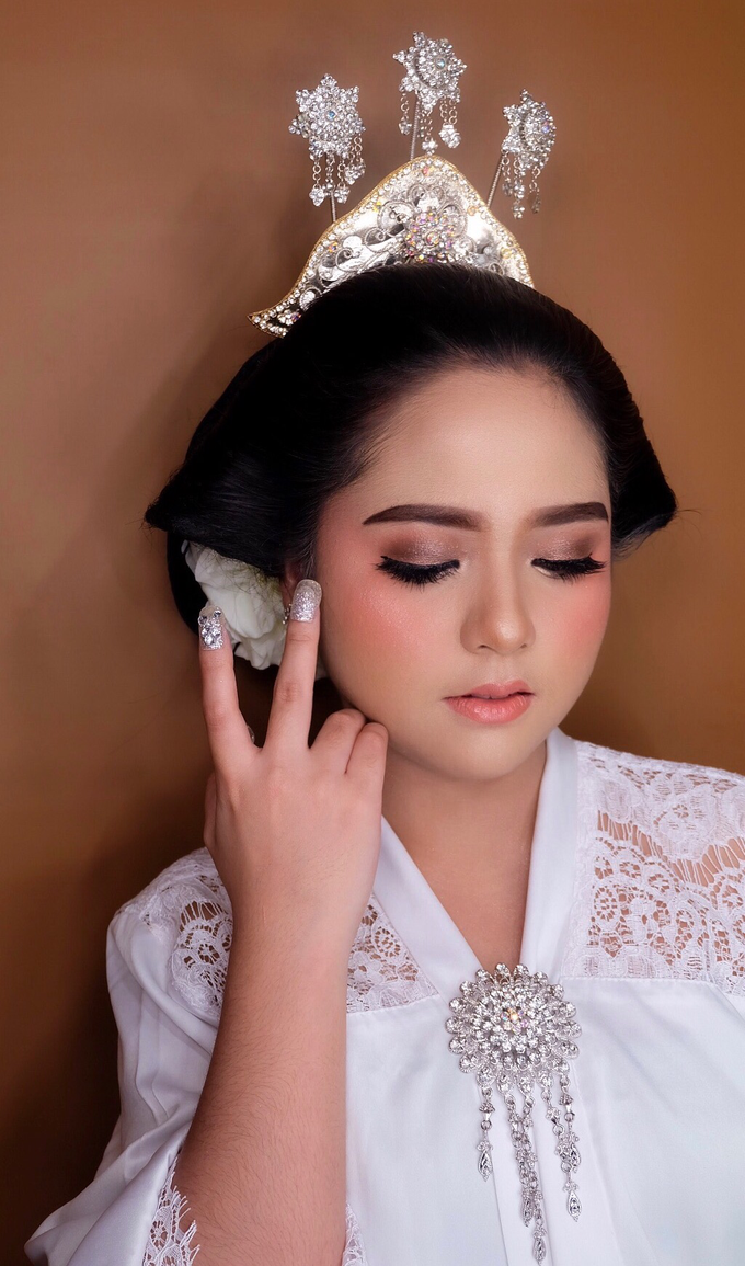 Makeup dan acc by melani indrawan by Melani Indrawan - 010 Makeup dan acc by melani indrawan by Melani Indrawan - 010