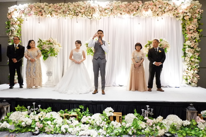 Sky Ball Room Wedding Alfian & Debby @ sky ball room by Surya Wedding Consultant - 028 Sky Ball Room Wedding Alfian & Debby @ sky ball room by Surya Wedding Consultant - 028