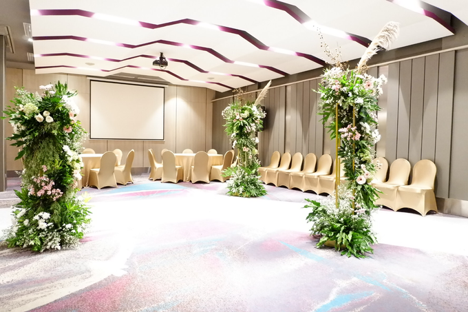 Lobby Area Wedding Kiki & Chynthia by Mercure Jakarta Sabang - 010 Lobby Area Wedding Kiki & Chynthia by Mercure Jakarta Sabang - 010