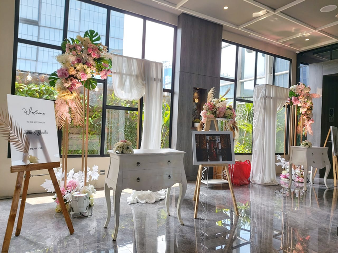 Sky Ball Room Wedding Kevin & Yunita by Mercure Jakarta Sabang - 001 Sky Ball Room Wedding Kevin & Yunita by Mercure Jakarta Sabang - 001