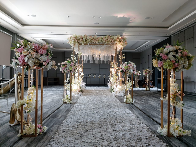 Sky Ball Room Wedding Kevin & Yunita by Mercure Jakarta Sabang - 005 Sky Ball Room Wedding Kevin & Yunita by Mercure Jakarta Sabang - 005