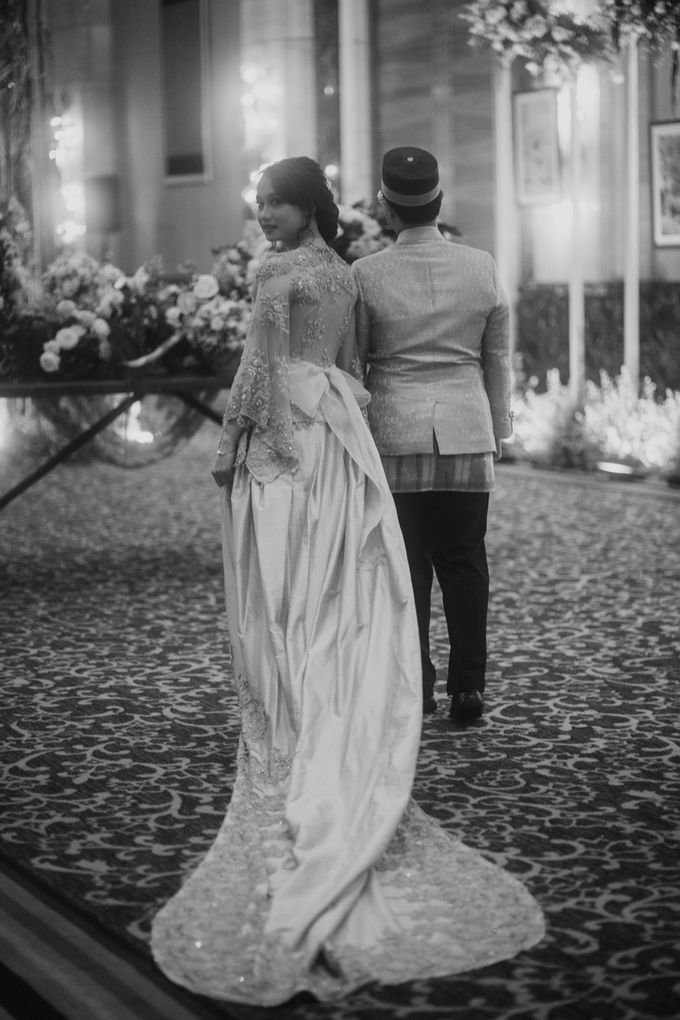 Merry & Anugrah Wedding at Kempinski Ballroom Jakarta by AKSA Creative - 010