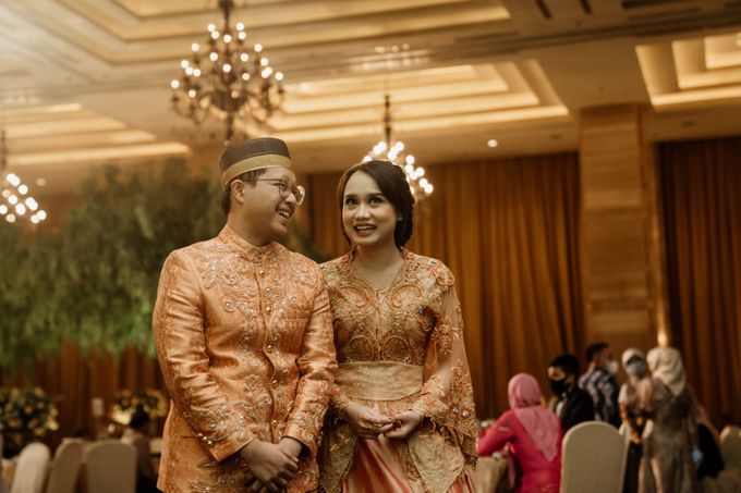 Merry & Anugrah Wedding at Kempinski Ballroom Jakarta by AKSA Creative - 029