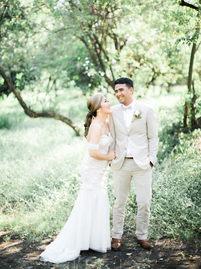 Marlo + Nina Intimate Wedding by OneCarlo Photography - 016 Marlo + Nina Intimate Wedding by OneCarlo Photography - 016