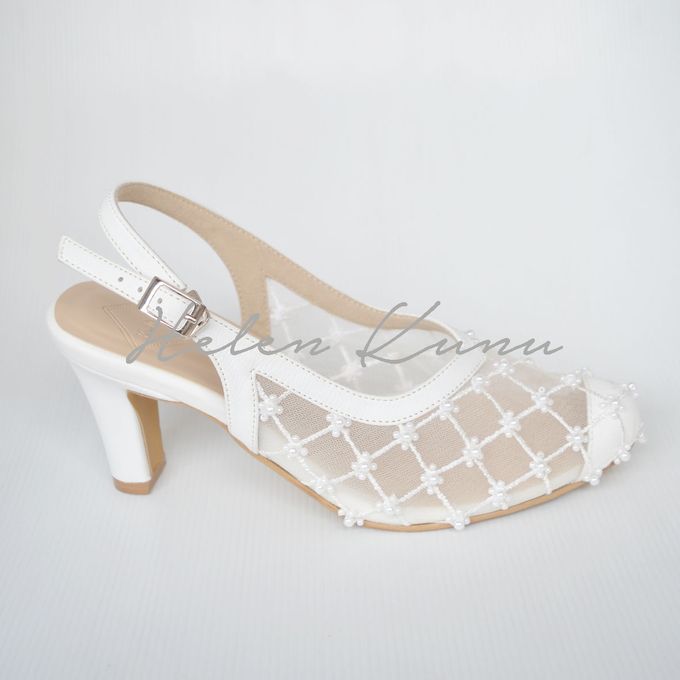 Bride Shoes Pearl Detail Helen Kunu By Kunu Looks Bridestory