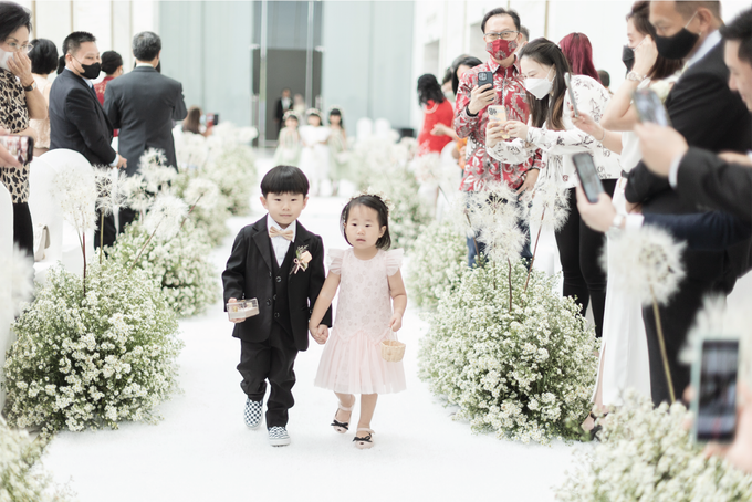 Michael & Melissa Wedding Decoration at Intercontinental Diamond by Everglow Pagar Ayu - 004 Michael & Melissa Wedding Decoration at Intercontinental Diamond by Everglow Pagar Ayu - 004