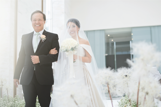 Michael & Melissa Wedding Decoration at Intercontinental Diamond by Everglow Pagar Ayu - 006