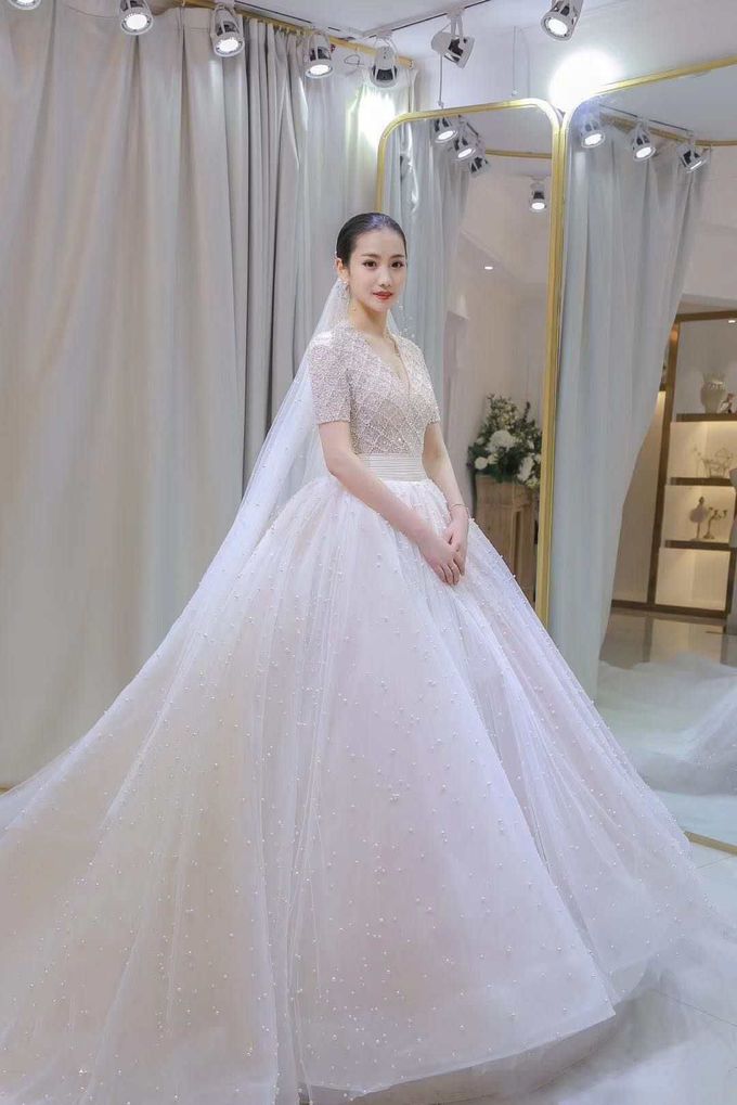 Wedding Dress by Sewa Gaun Pesta - 023 Wedding Dress by Sewa Gaun Pesta - 023