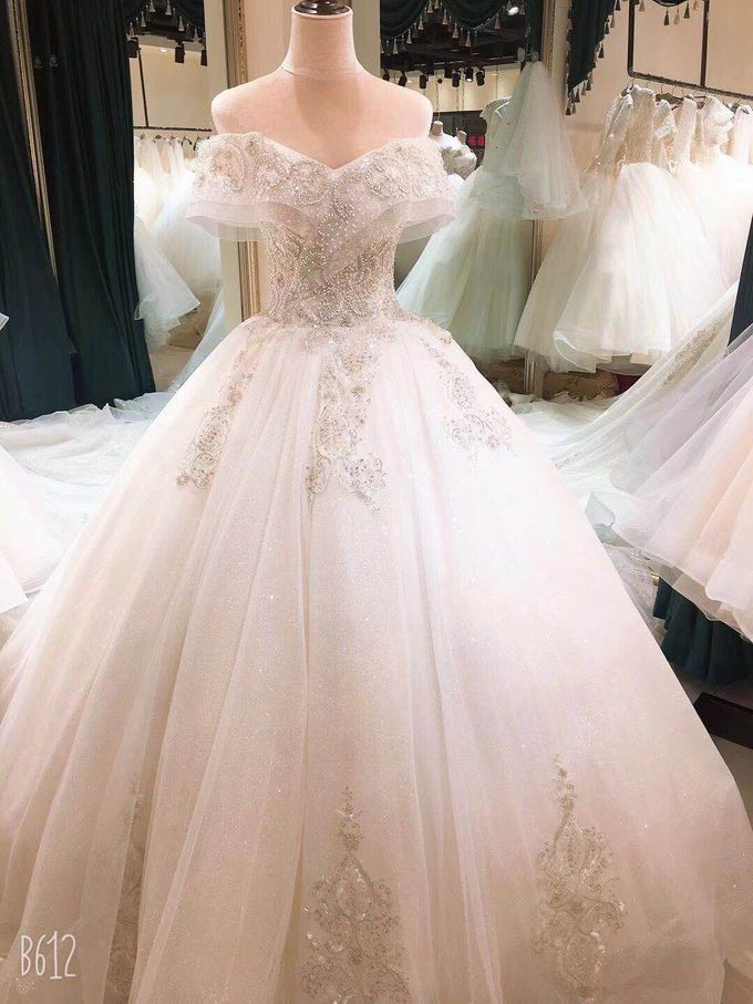 Wedding Dress by Sewa Gaun Pesta - 025 Wedding Dress by Sewa Gaun Pesta - 025