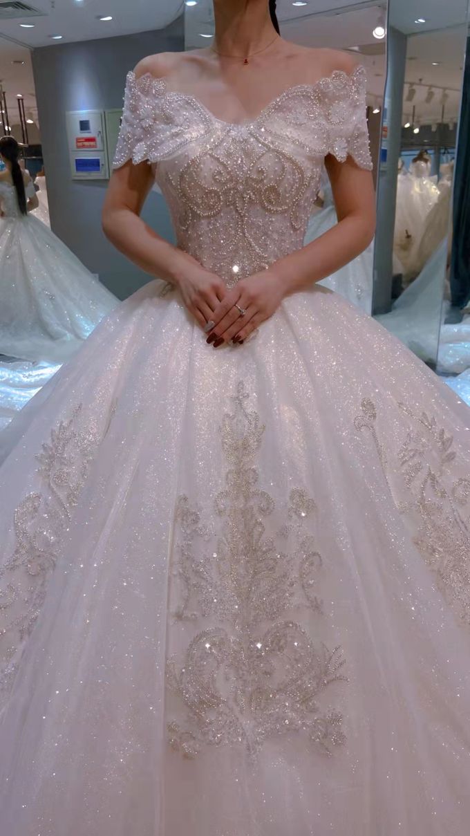 Wedding Dress by Sewa Gaun Pesta - 036 Wedding Dress by Sewa Gaun Pesta - 036