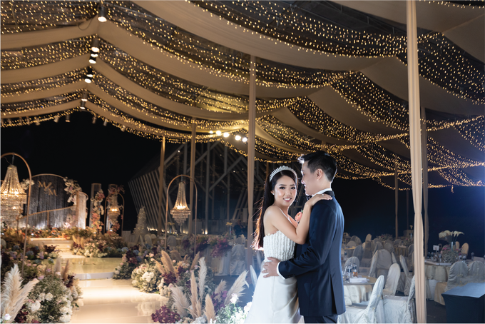 Michael & Melissa Wedding Decoration at Intercontinental Diamond by Everglow Pagar Ayu - 046