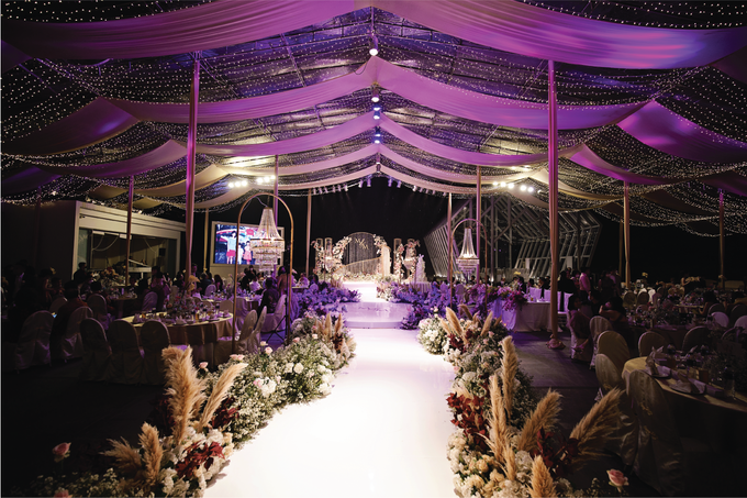 Michael & Melissa Wedding Decoration at Intercontinental Diamond by Everglow Pagar Ayu - 022