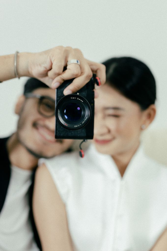 Intimate Session Belinda & Adit - Studio Session by Moar Picture - 005