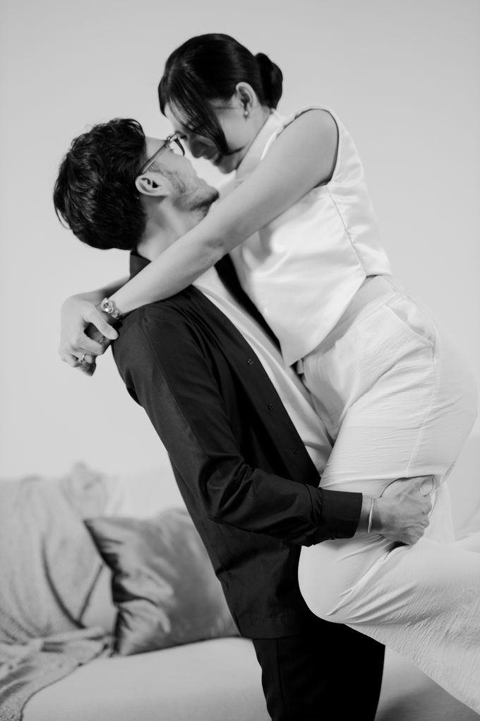 Intimate Session Belinda & Adit - Studio Session by Moar Picture - 011