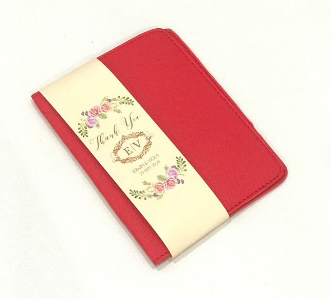 Customized Leather Favors by Mrs. Favors Souvenir - 010 Customized Leather Favors by Mrs. Favors Souvenir - 010