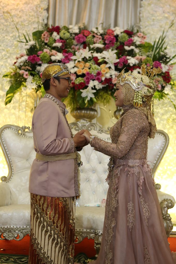 Earliera & Ary Wedding by PUSPITA SAWARGI (wedding and catering service) - 014 Earliera & Ary Wedding by PUSPITA SAWARGI (wedding and catering service) - 014
