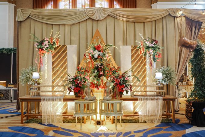 Elegant Wedding Venue At His Kologdam Grand Ballroom By His Kologdam Bridestory Com