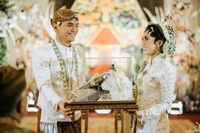 The Java Wedding of Hibiya & Bayu by ThePhotoCap.Inc - 032 The Java Wedding of Hibiya & Bayu by ThePhotoCap.Inc - 032