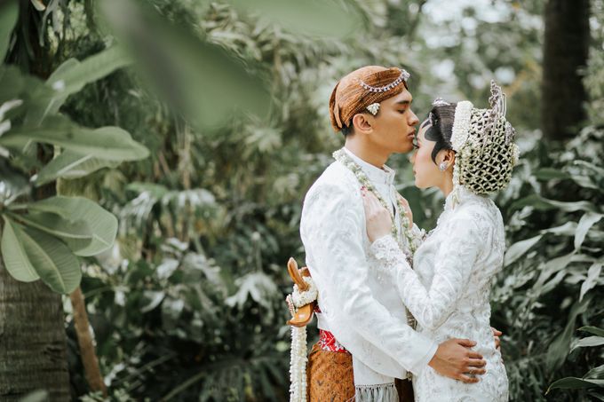 The Java Wedding of Hibiya & Bayu by ThePhotoCap.Inc - 041 The Java Wedding of Hibiya & Bayu by ThePhotoCap.Inc - 041