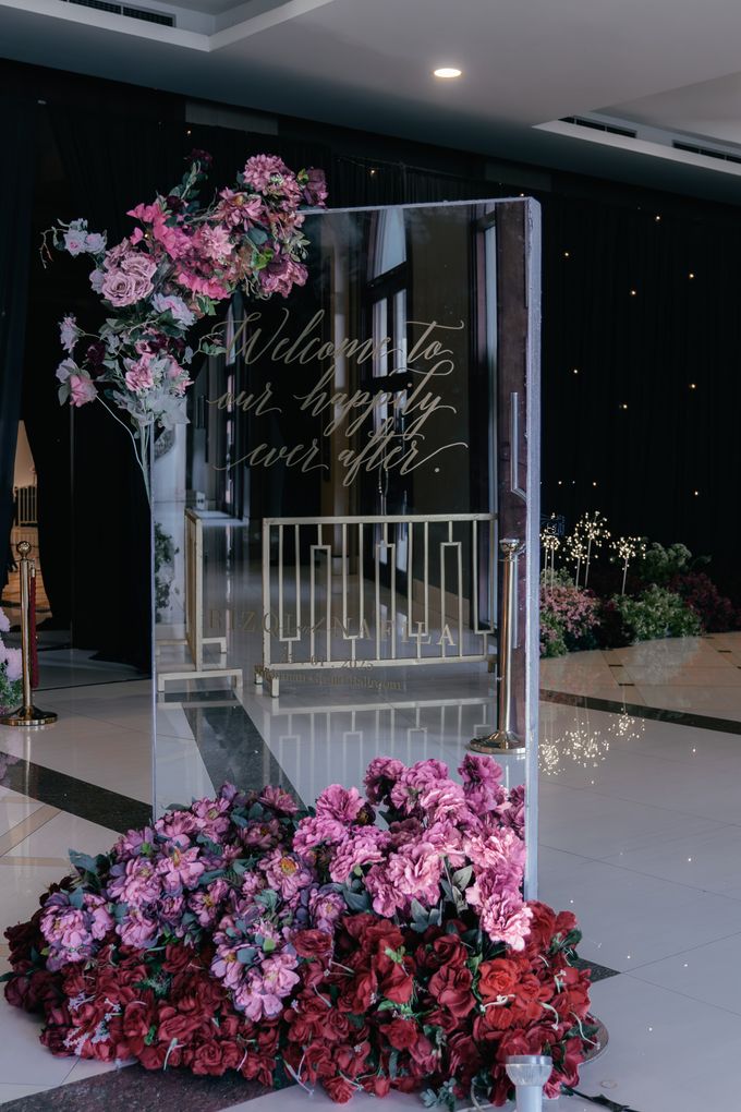 Nafila & Rizqi Wedding Decoration at Sudirman Grand Ballroom by viding - 001 Nafila & Rizqi Wedding Decoration at Sudirman Grand Ballroom by viding - 001