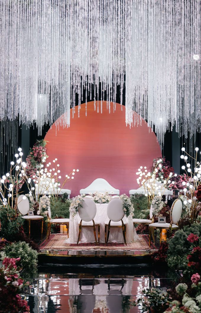 Nafila & Rizqi Wedding Decoration at Sudirman Grand Ballroom by viding - 010 Nafila & Rizqi Wedding Decoration at Sudirman Grand Ballroom by viding - 010