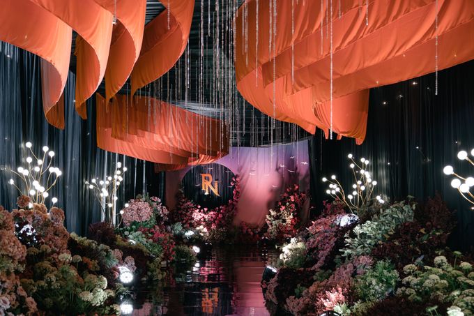 Nafila & Rizqi Wedding Decoration at Sudirman Grand Ballroom by viding - 003 Nafila & Rizqi Wedding Decoration at Sudirman Grand Ballroom by viding - 003