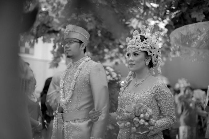 Calm and Beautiful Sundanese Wedding Event by Berkat Kebaya By Devina Shanti - 019