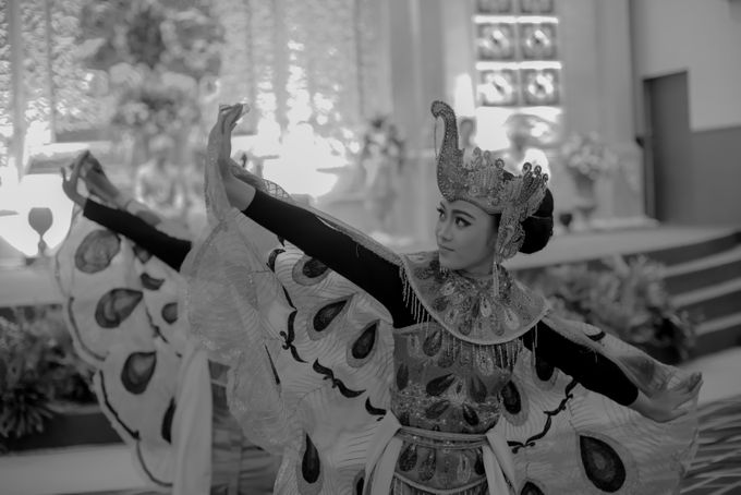 Calm and Beautiful Sundanese Wedding Event by Berkat Kebaya By Devina Shanti - 029 Calm and Beautiful Sundanese Wedding Event by Berkat Kebaya By Devina Shanti - 029