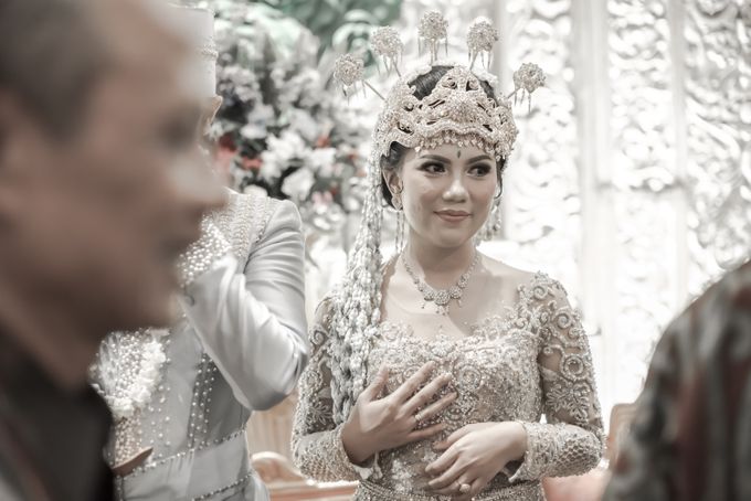 Calm and Beautiful Sundanese Wedding Event by Berkat Kebaya By Devina Shanti - 023