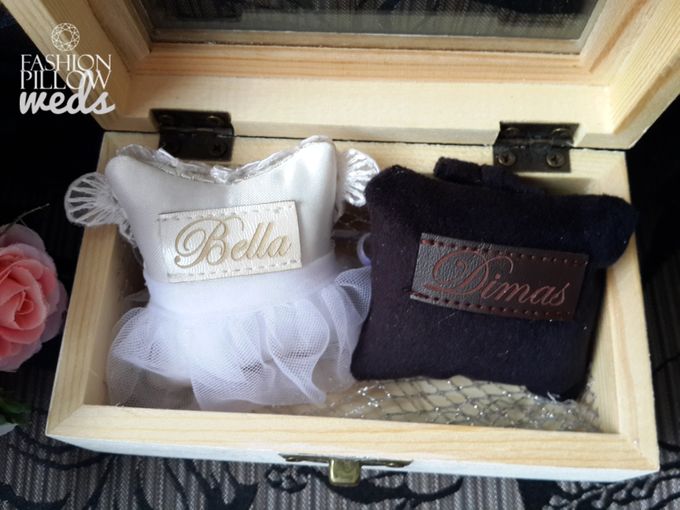 Custom Wedding Ring Pillow Box by Fashion Pillow Weds - 001